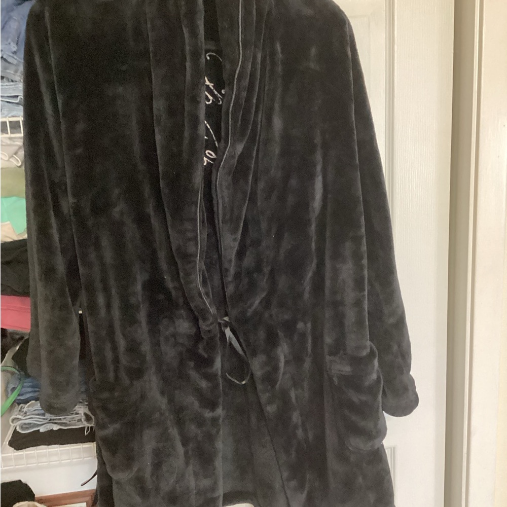 Victoria's Secret Black Plush Robe with Pockets